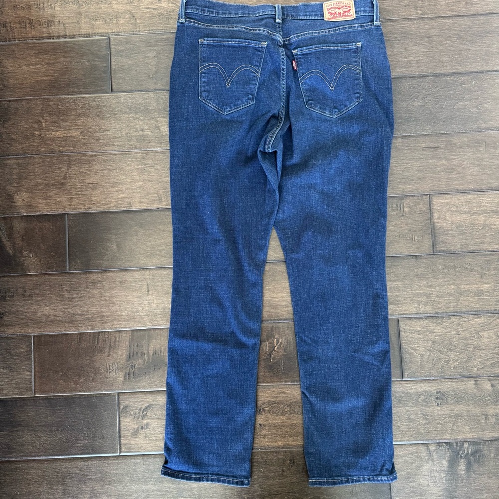 ❤️3/$30 Levi's Classic Straight Fit Women's Jeans – Dark Wash – Size 12 - Picture 8 of 12